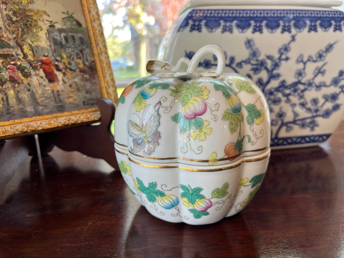 Chinoiserie Sadek Pumpkin, gold accented